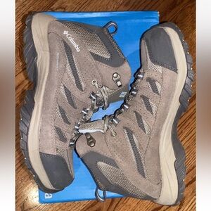 Columbia Women’s Crestwood Mid Waterproof Hiking Boots Size 7.5